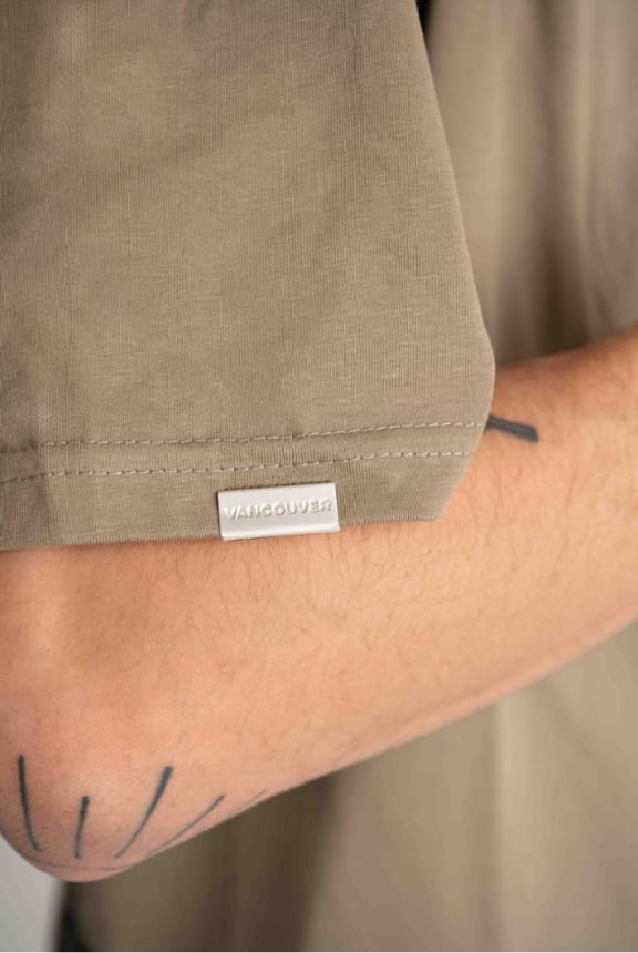 Remera algodón oversize importada (Vancouver)