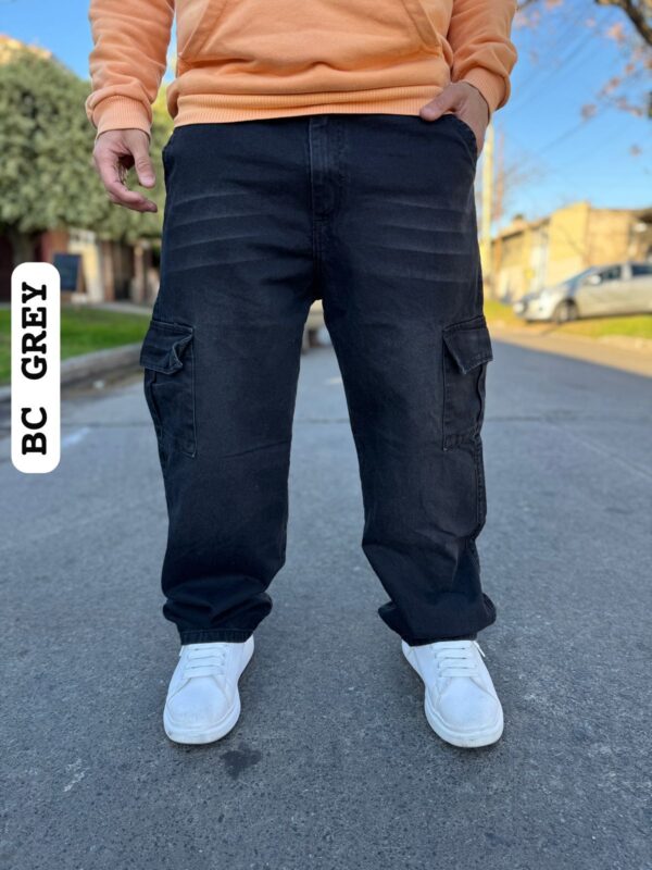 Pantalón jeans cargo estilo baggy