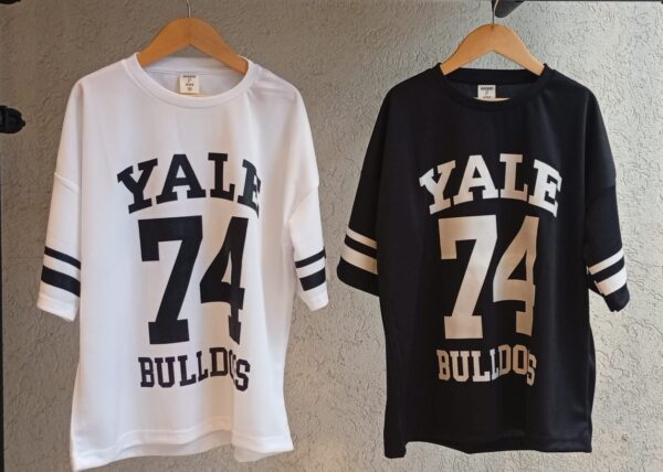 Remera overzise tela depotiva niño