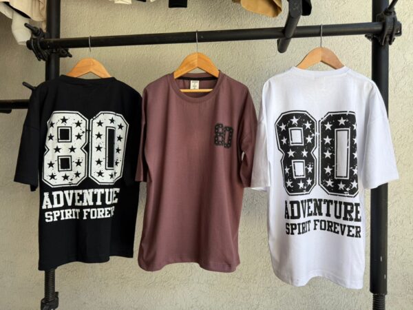 Remera algodón doble estampa overzise niño